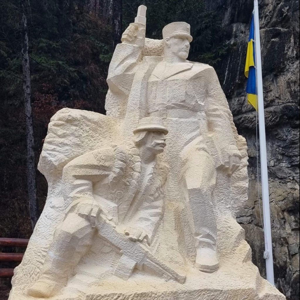 Пам'ятник воїнам УПА відкрили на Буковині