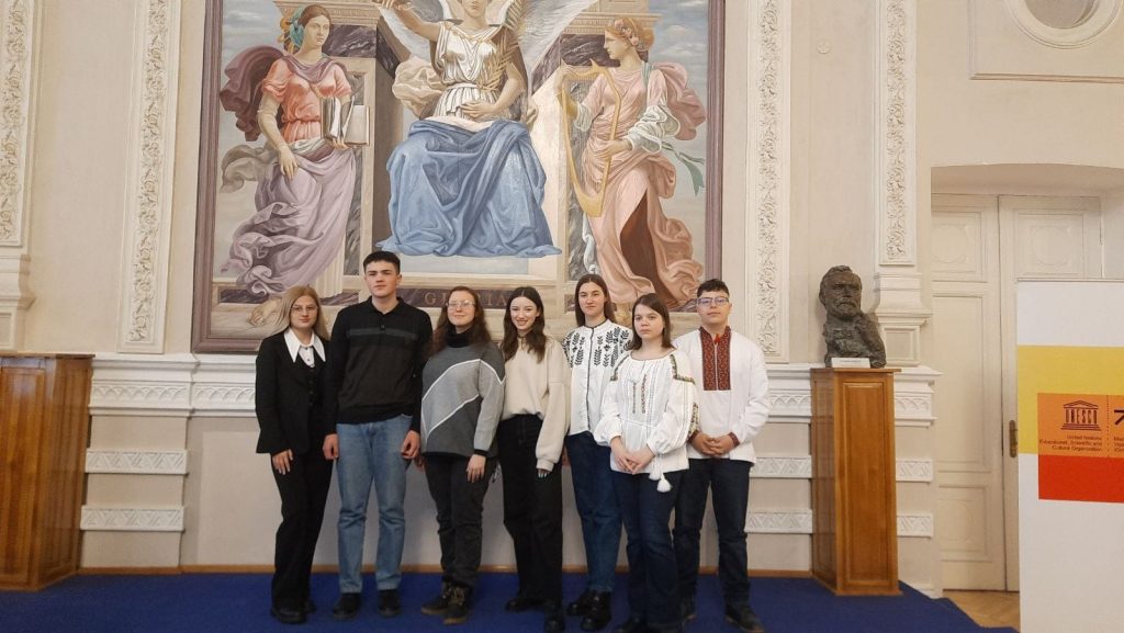 Буковинська молодь отримала стипендію Президента України.