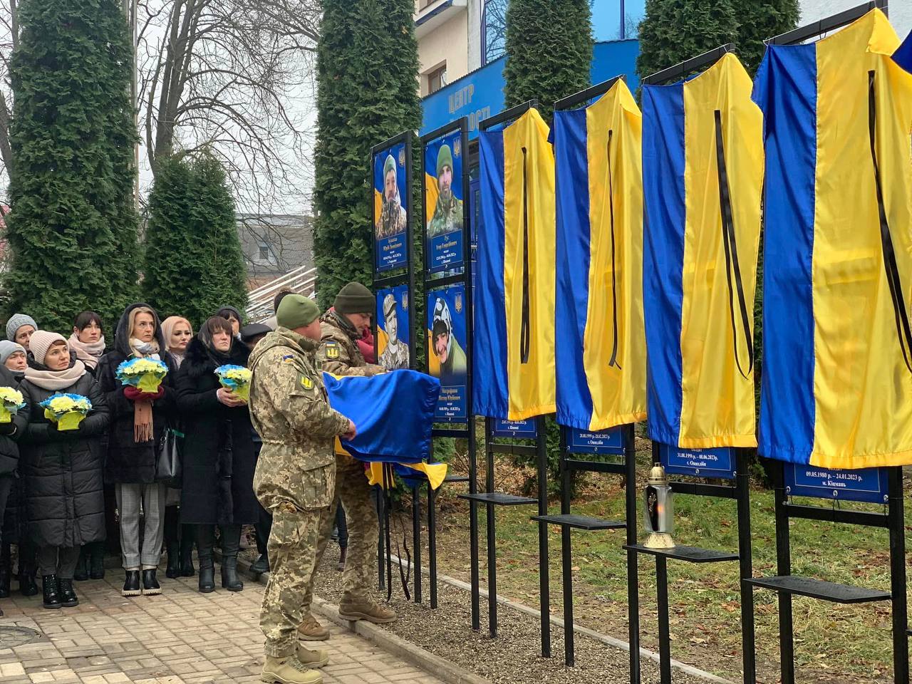 На Буковині відкрили Алею Слави загиблих героїв Ф