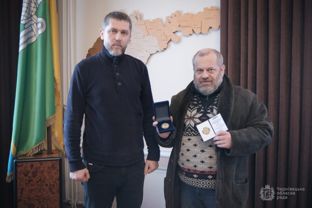 Лікар Андрій Аносов отримав нагороду «За заслуги перед Буковиною»