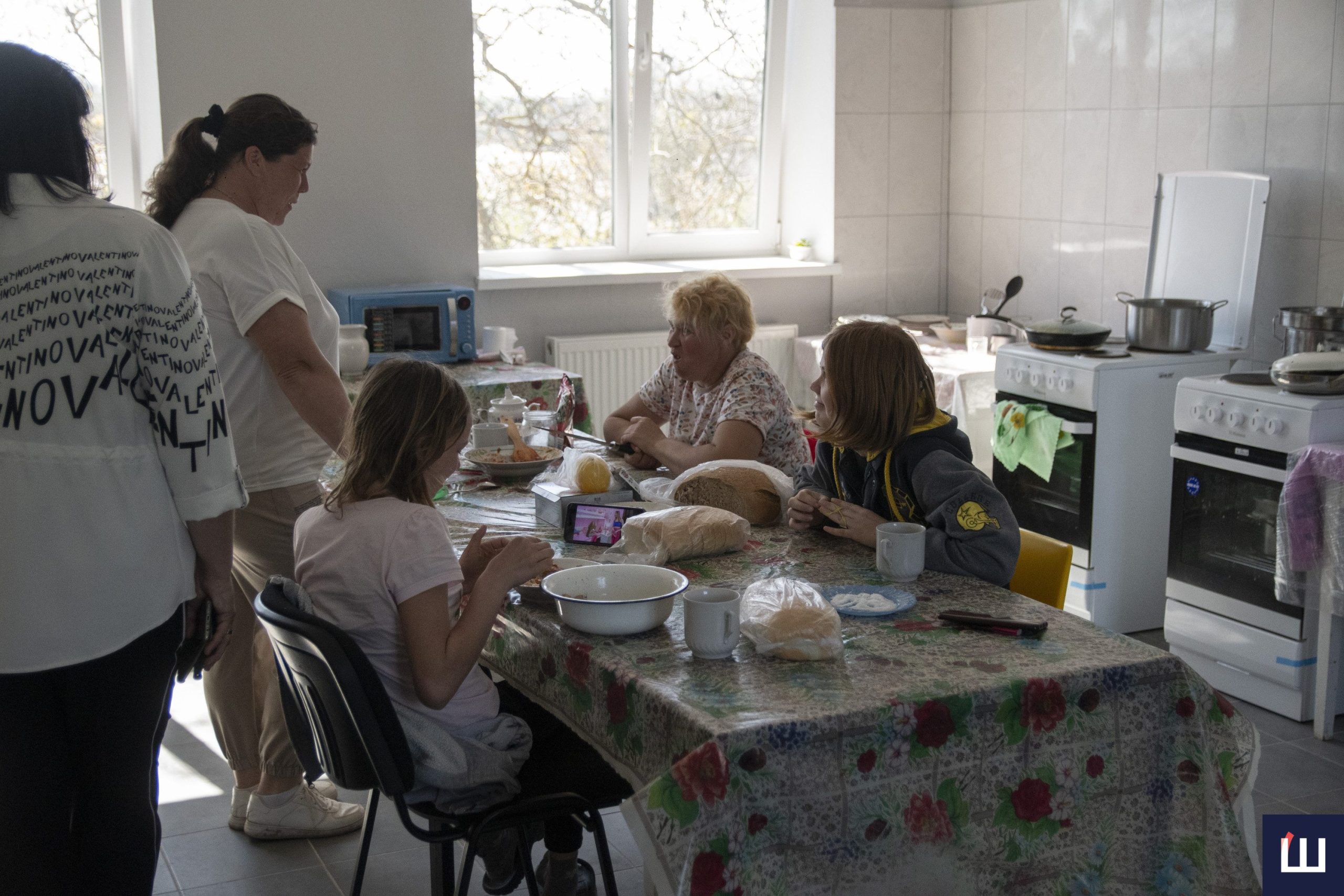 «Нема гарантії, що буде куди повертатись»: як на Буковині живуть евакуйовані жителі Сумщини