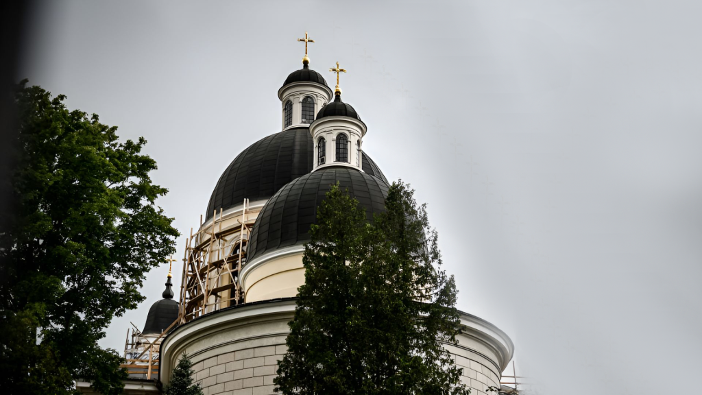 «Не заборона УПЦ»: як вплине закон про діяльність релігійних організацій на церкви у Чернівцях