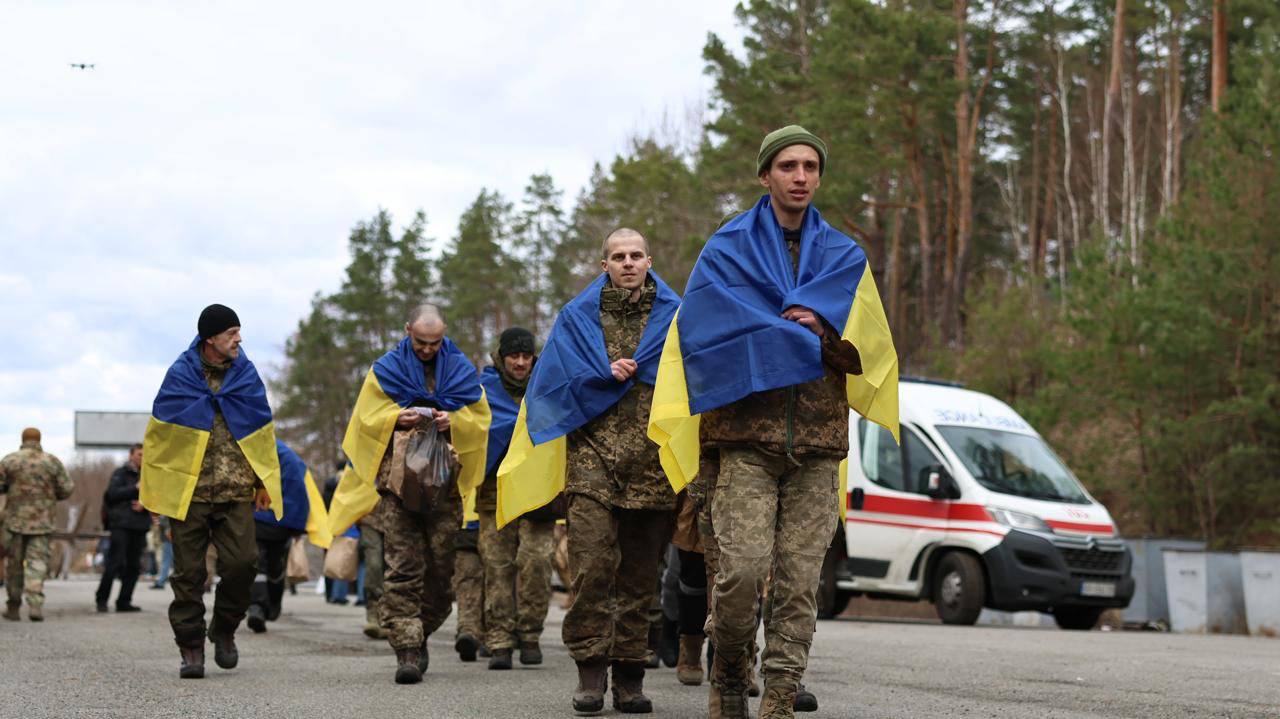 З російського полону повернули 175 українських військовиків