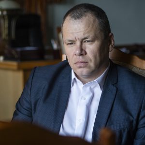 Навіщо молоді вища освіта, цифровізація та гуртожитки: інтерв'ю з ректором ЧНУ Русланом Білоскурським