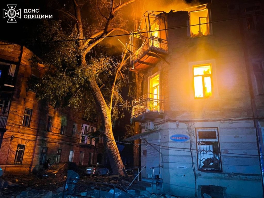 росіяни завдали масованої атаки ракетами та дронами по цивільній інфраструктурі України