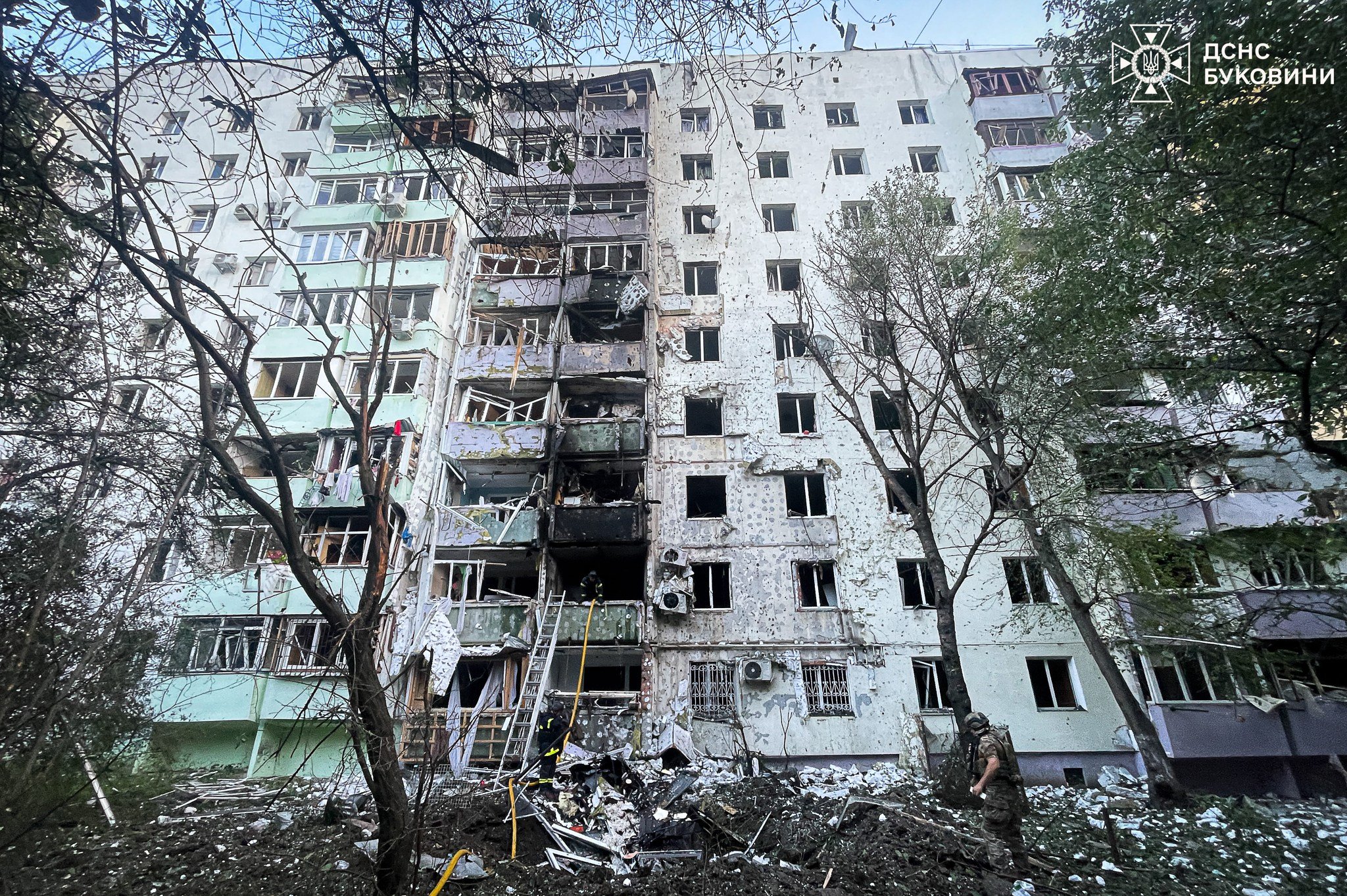 Чернівецька міська рада виділила кошти на ремонт багатоповерхівки, пошкодженої унаслідок російської атаки