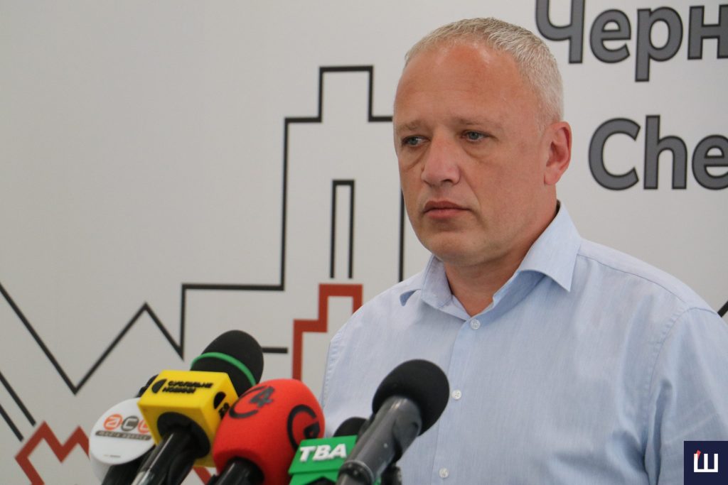 Чернівецька міська рада компенсує 30 тисяч гривень власникам квартир, які були пошкоджені під час ворожої атаки 12 липня.