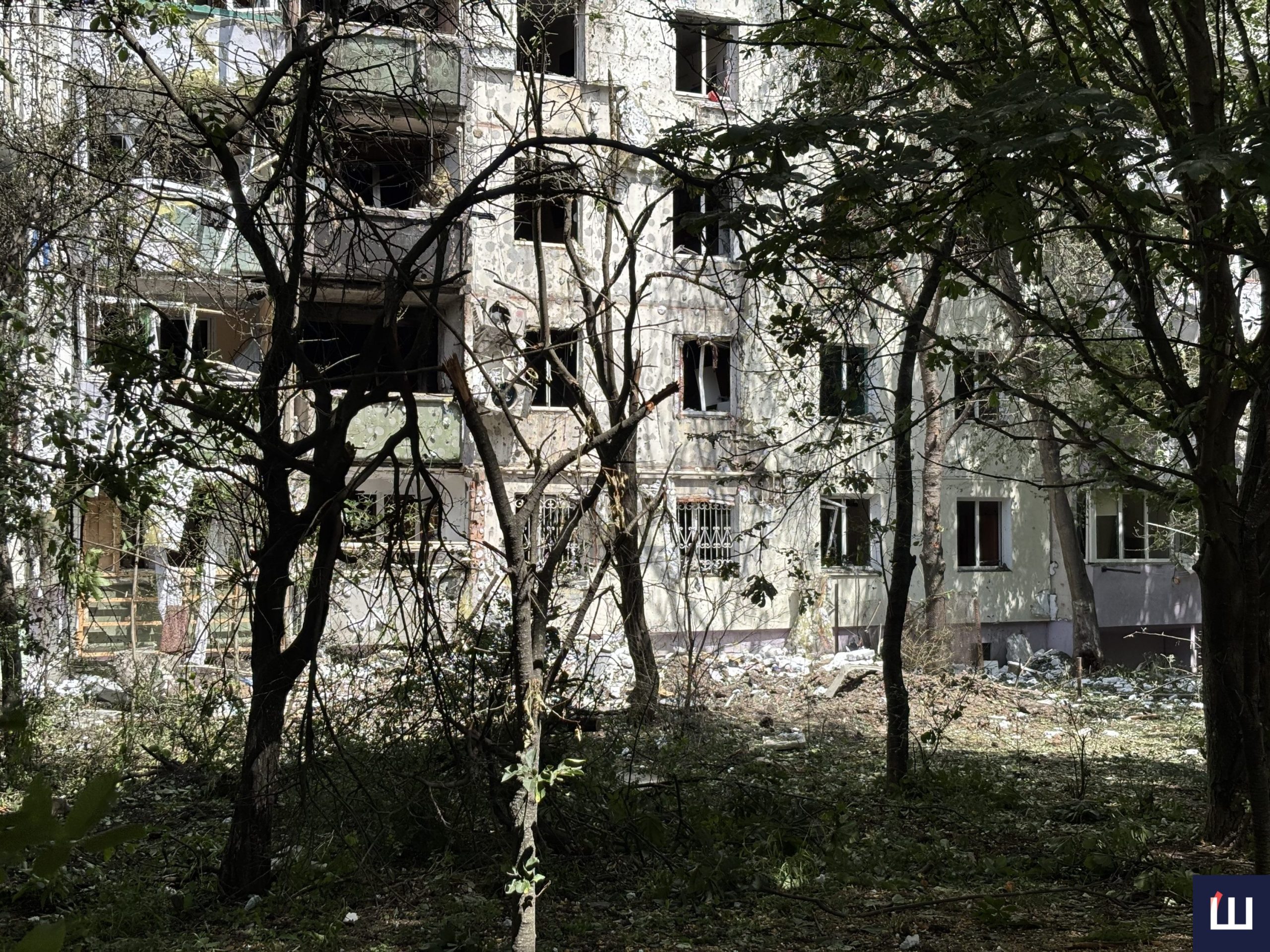 У Чернівцях, внаслідок російської атаки, зазнали пошкодження будинки на одній з вулиць
