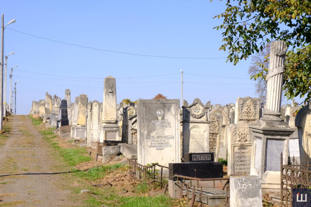  У Чернівцях відремонтують огорожу історичного кладовища