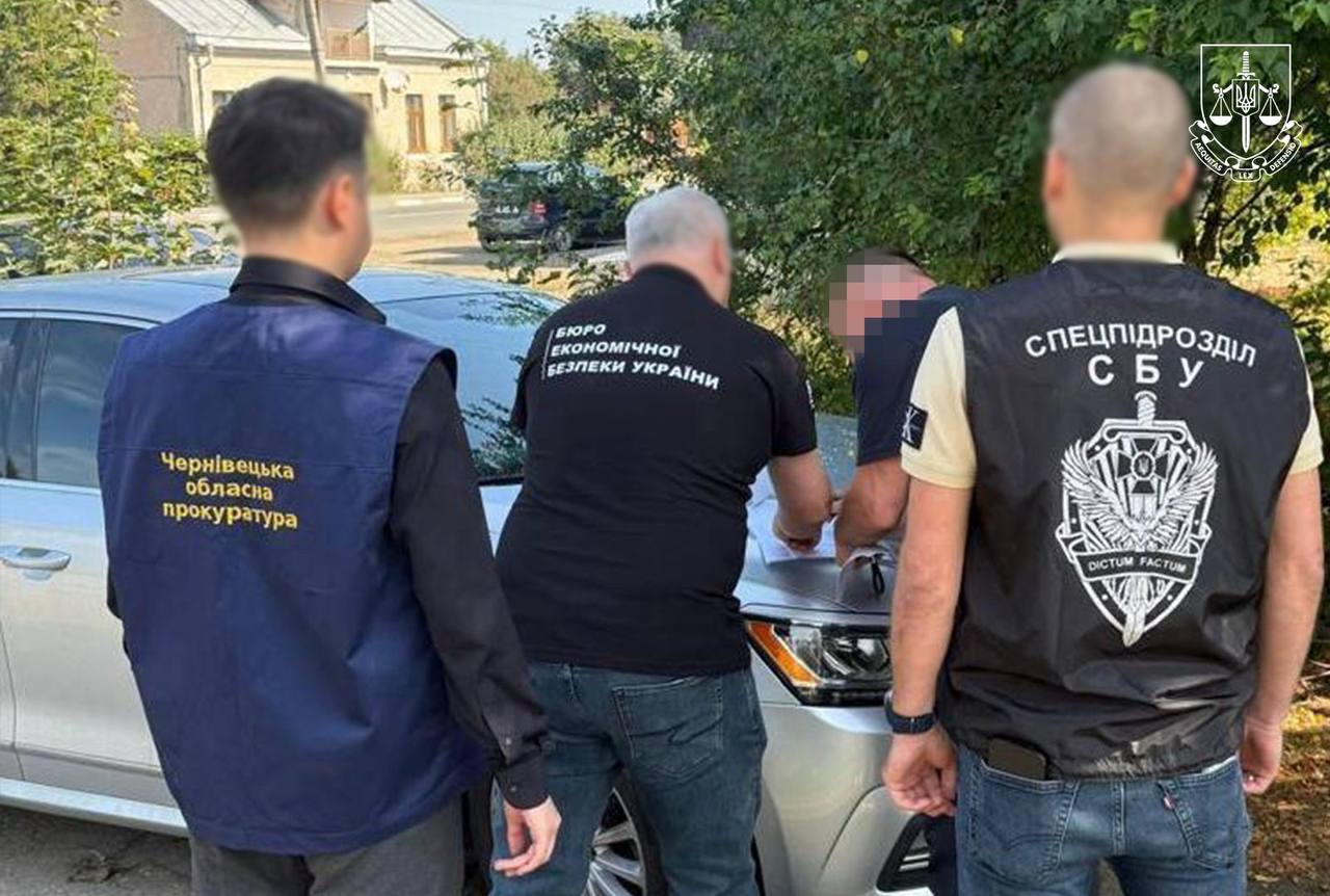 Розтрата деревини та контрабанда: у Чернівецькій області оголосили підозри лісівникам