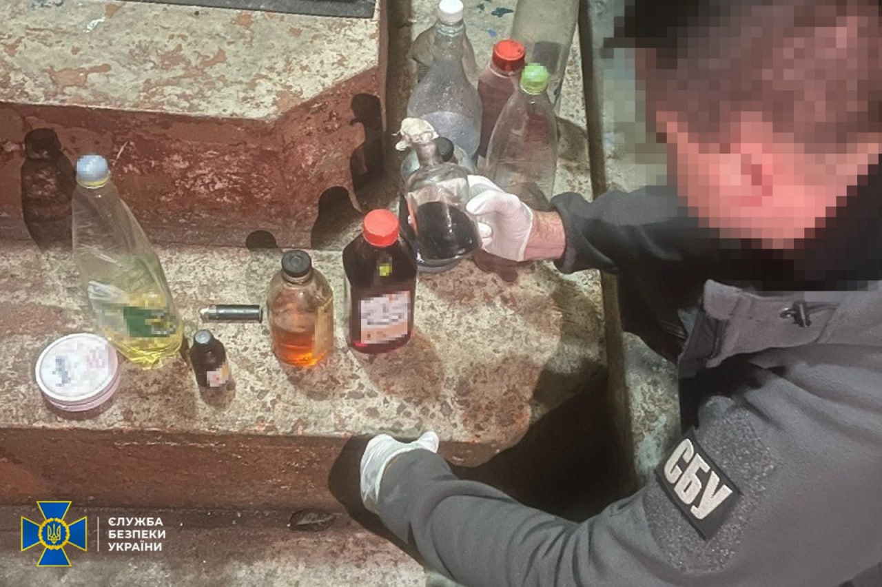 На Буковині затримали двох чоловіків, яких підозрюють у підпалі об'єктів Укрзалізниці за вказівкою російських спецслужб