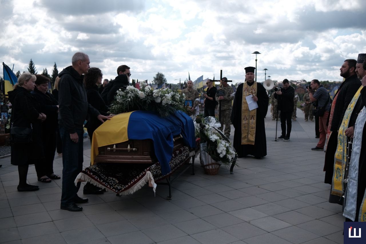 У Чернівцях прощаються. з телеоператором Ярославом Левицьким