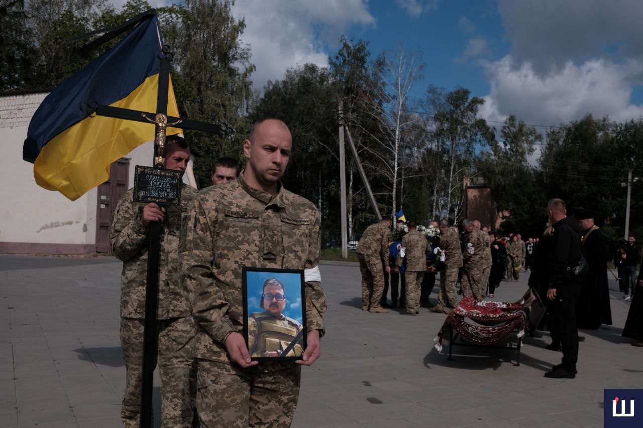 У Чернівцях прощаються. з телеоператором Ярославом Левицьким