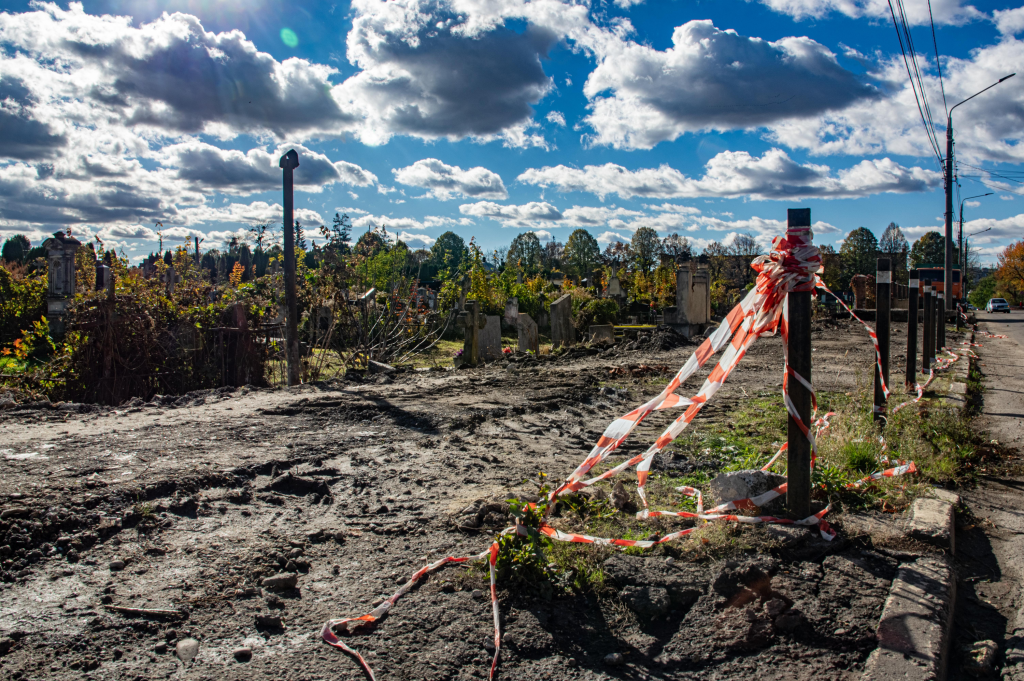 У Чернівцях відремонтують огорожу історичного кладовища на вулиці Зеленій