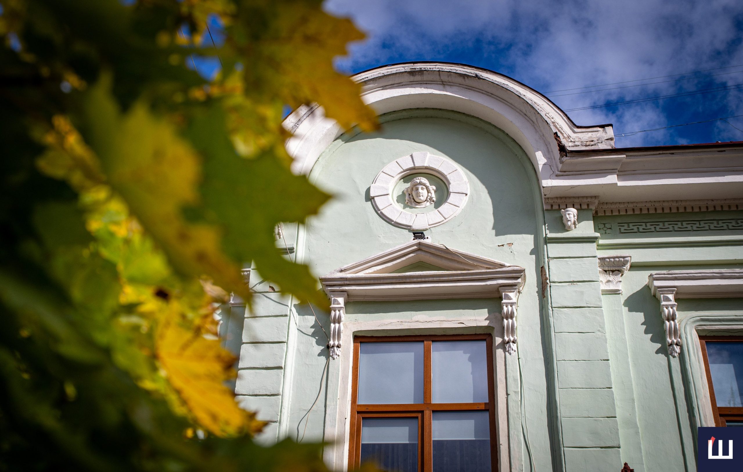 Клени запалили вогники: добірка осінніх фото Чернівців