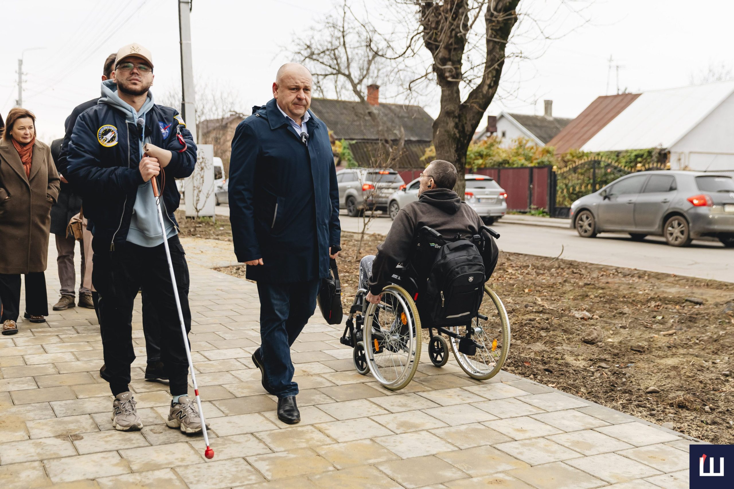 (Без)бар'єрний маршрут: у Чернівцях протестували на доступність ділянку вулиці Руської, де тривають ремонти