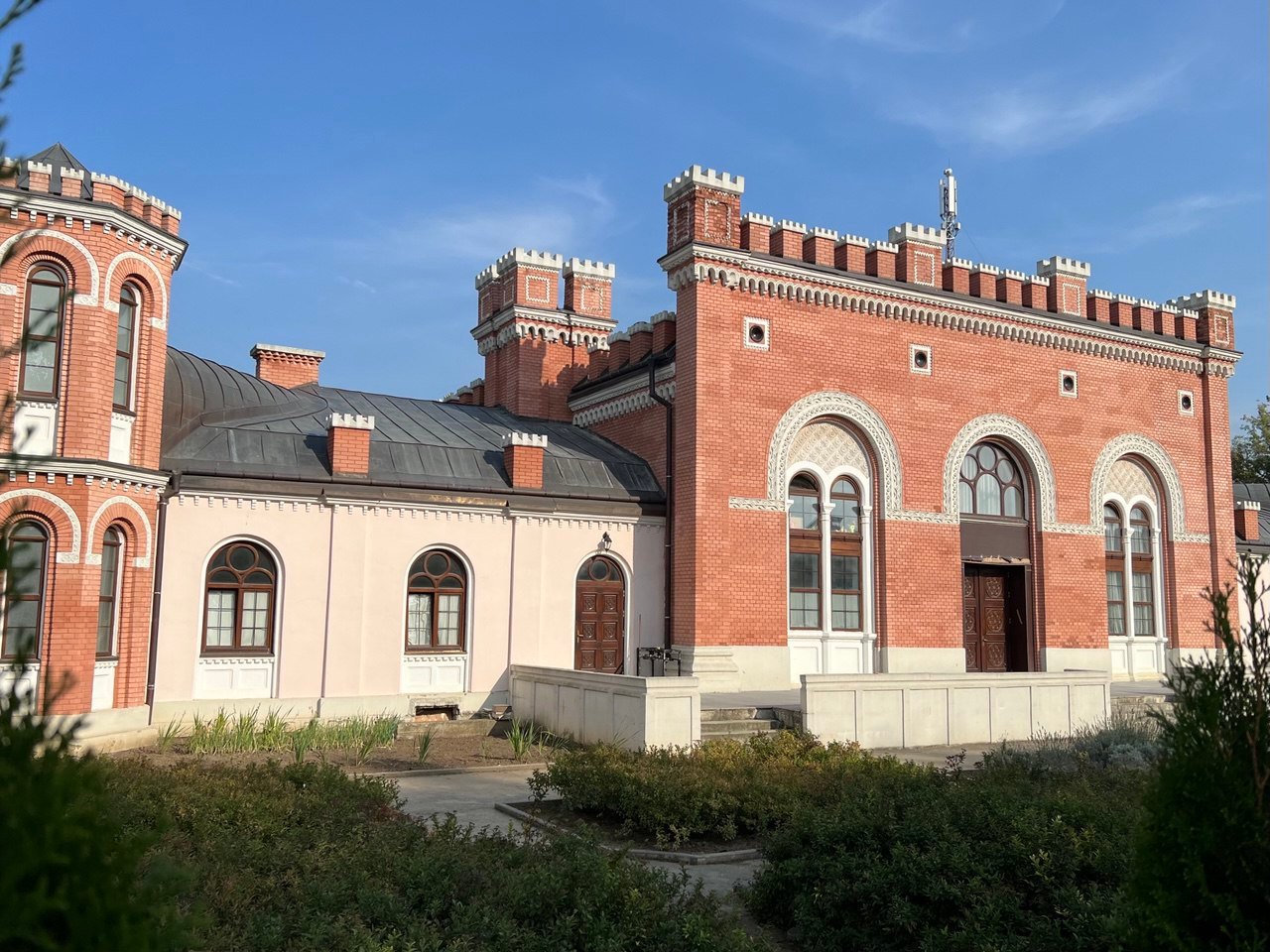 У Чернівцях підпалили історичну синагогу у Садгорі: зловмисника вже затримали