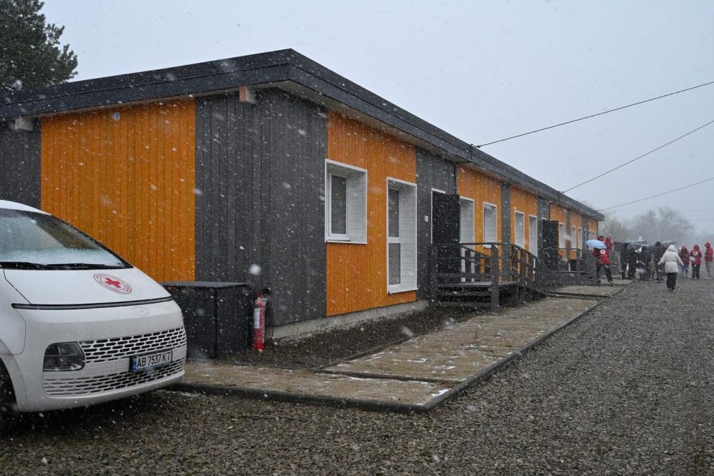 На Вижниччині відкрили модульне містечко для вимушених переселенців