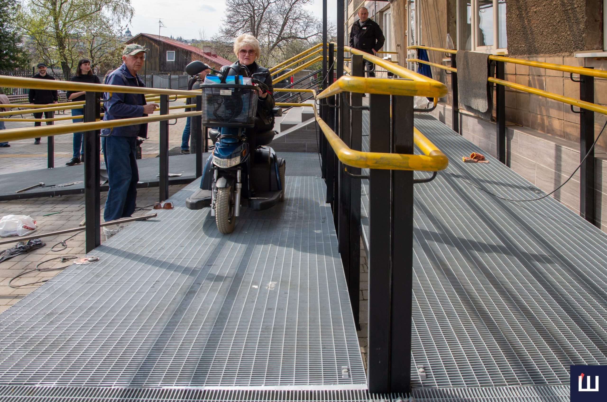 У Чернівцях перевірили безбар'єрний маршрут від Центральної площі до вулиці Фастівської