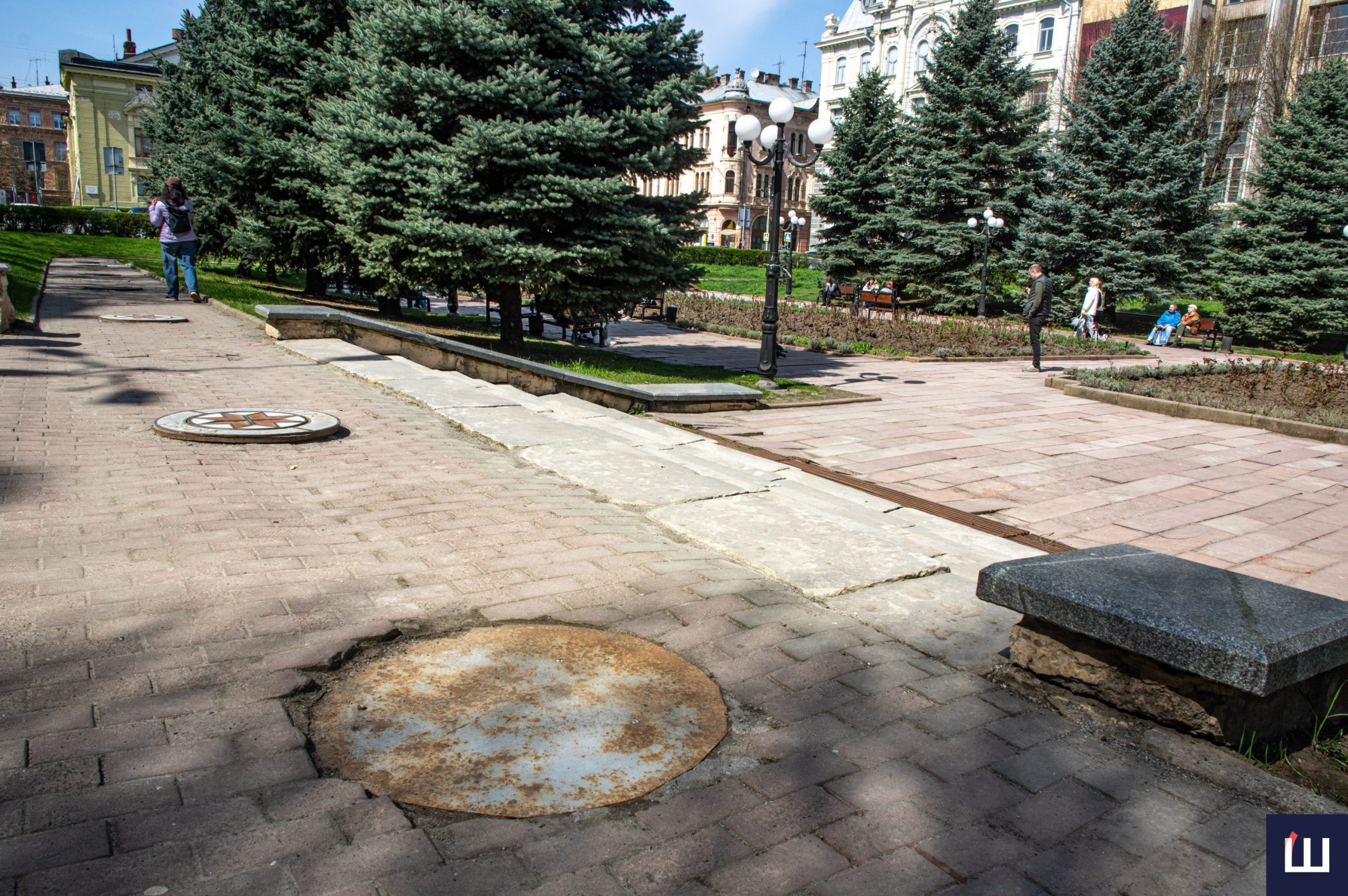 Площі Чернівців: коли востаннє ремонтувалися та у якому стані зараз