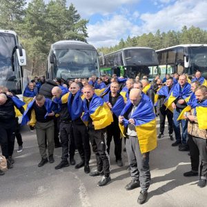 193 українські військові повертаються додому в межах обміну, – Президент України