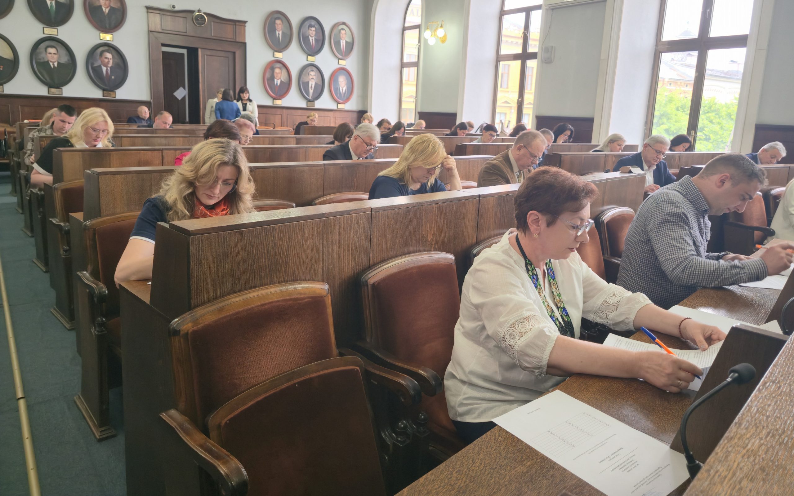 Четверо переможців є чинними директорами обраних шкіл.