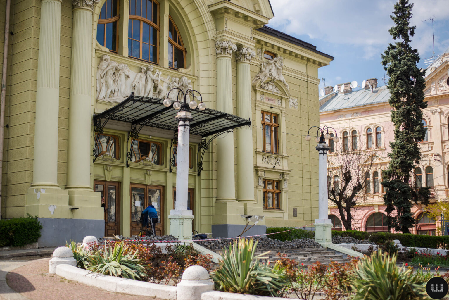 У Чернівецькому муздрамтеатрові представили афішу вистав на жовтень